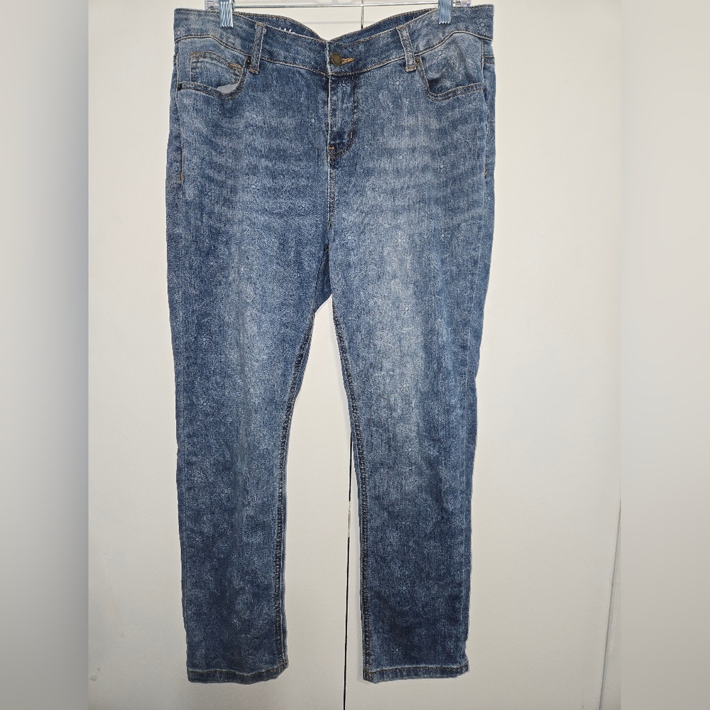 Westport Women's‎ Signature Fit Ankle Jeans with Contrast Stitching Size 12